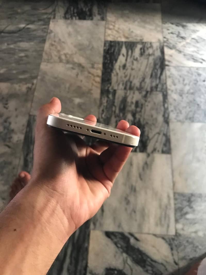 Apple iPhone 12 3