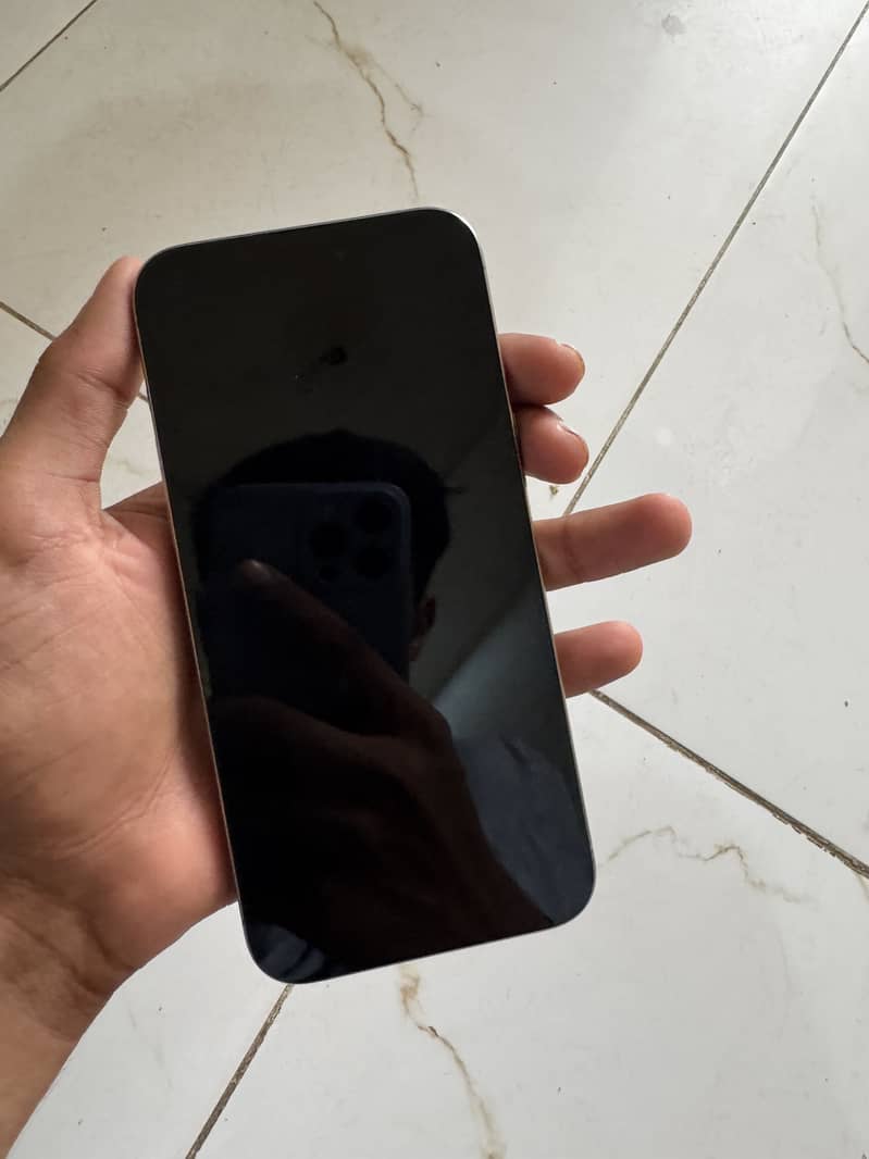 Apple iPhone 15 Pro Max 5