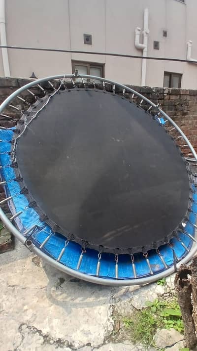 trampoline for sale size 8 fooy