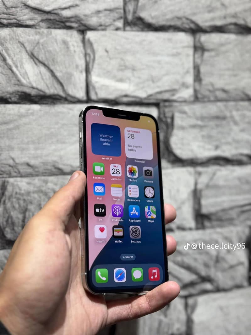 Apple iPhone 12 pro 1