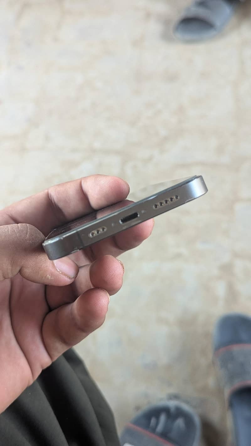 Apple iPhone 13 Pro 4