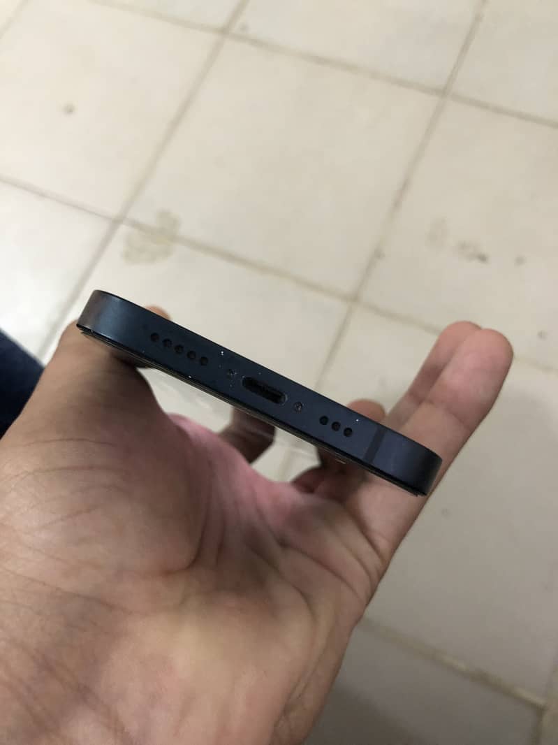 Apple iPhone 13 2