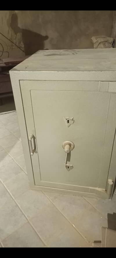 iron save cash locker