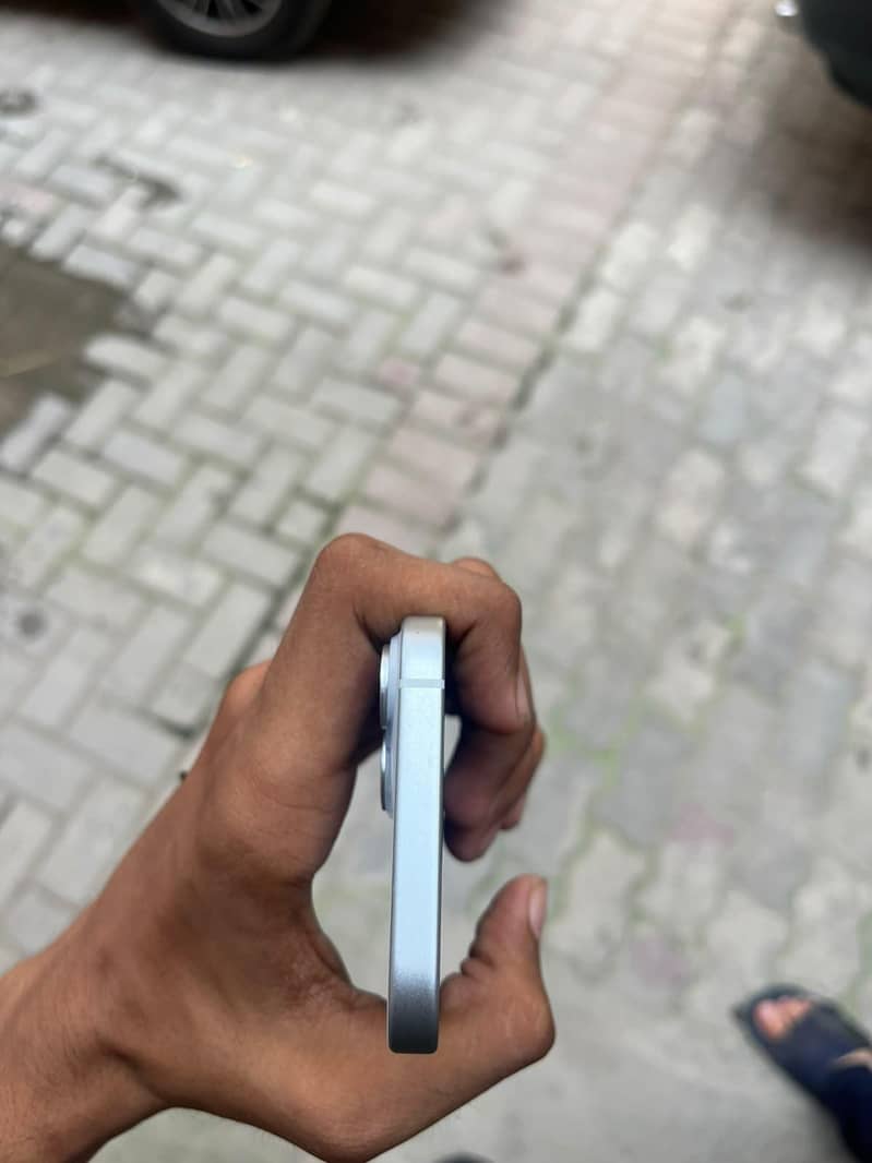 Apple iPhone 15 2