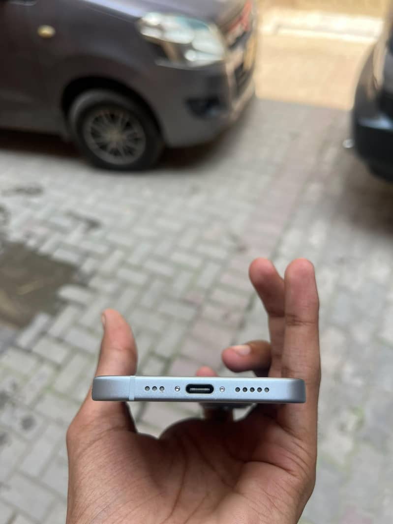 Apple iPhone 15 4