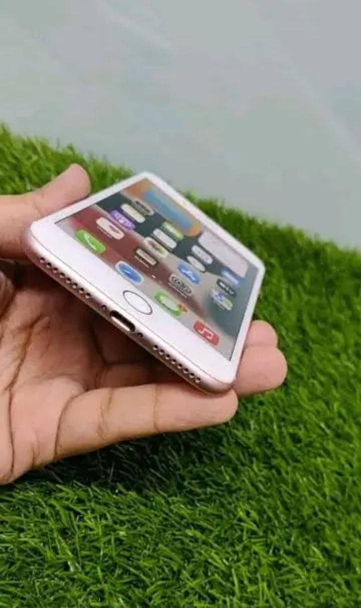 Apple iPhone 7 Plus 1