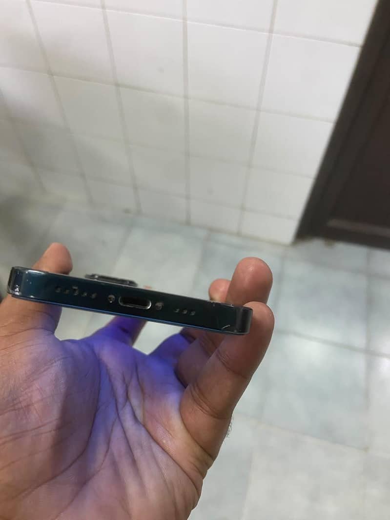 Apple iPhone 13 3