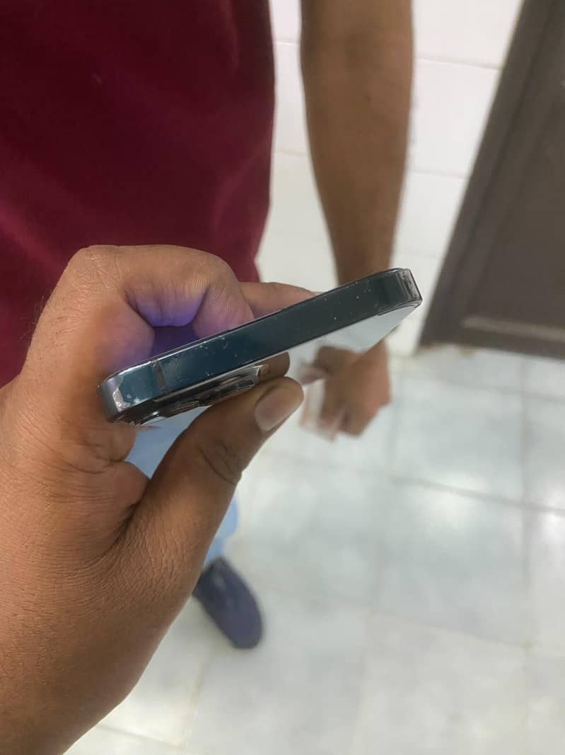 Apple iPhone 13 4
