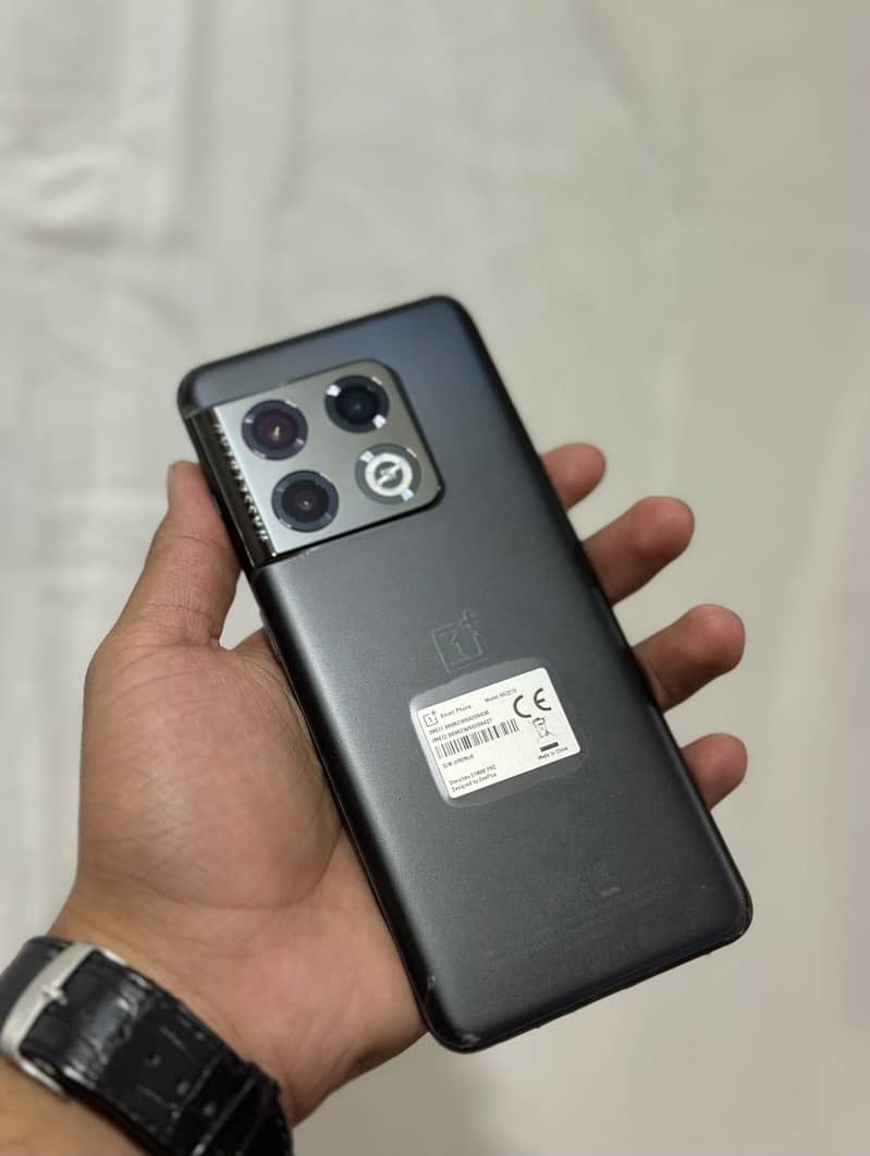 One Plus 10 Pro 1