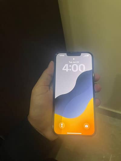 Apple iPhone 13