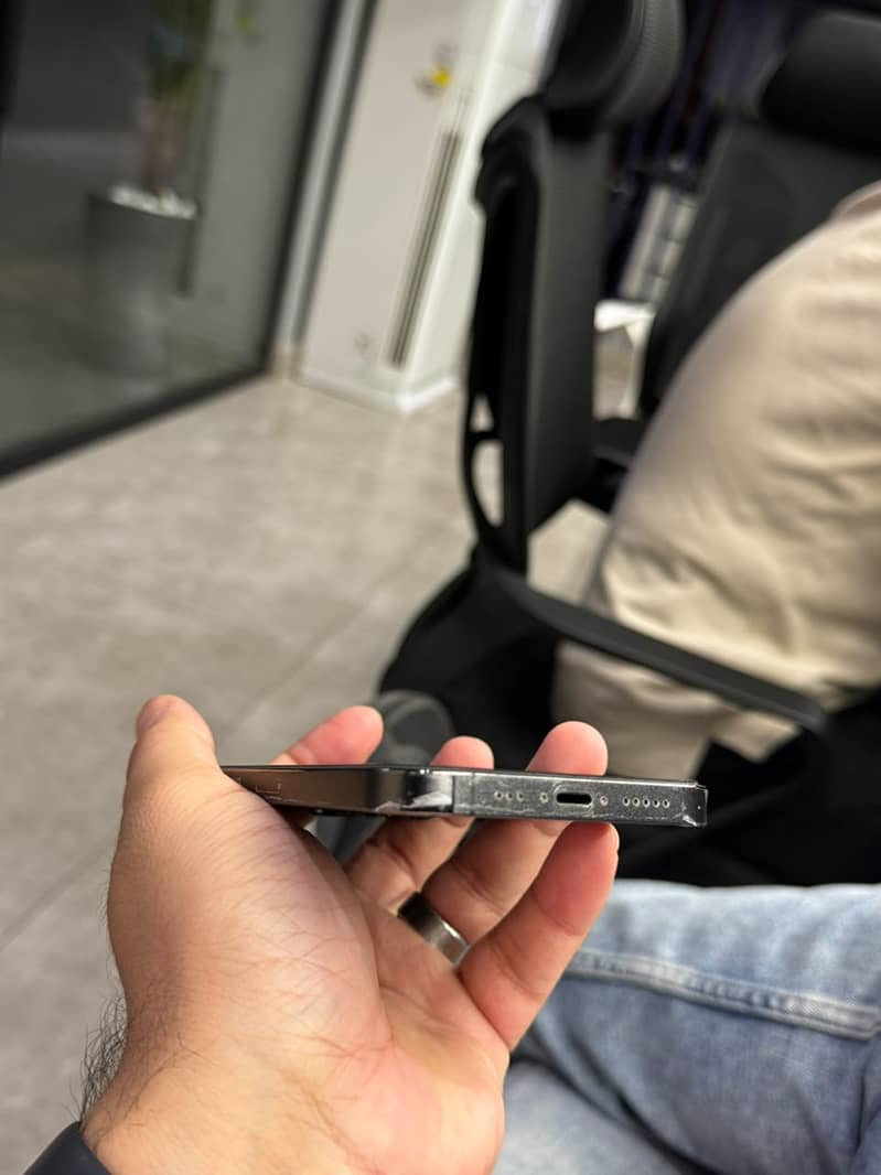 Apple iPhone 13 Pro 3