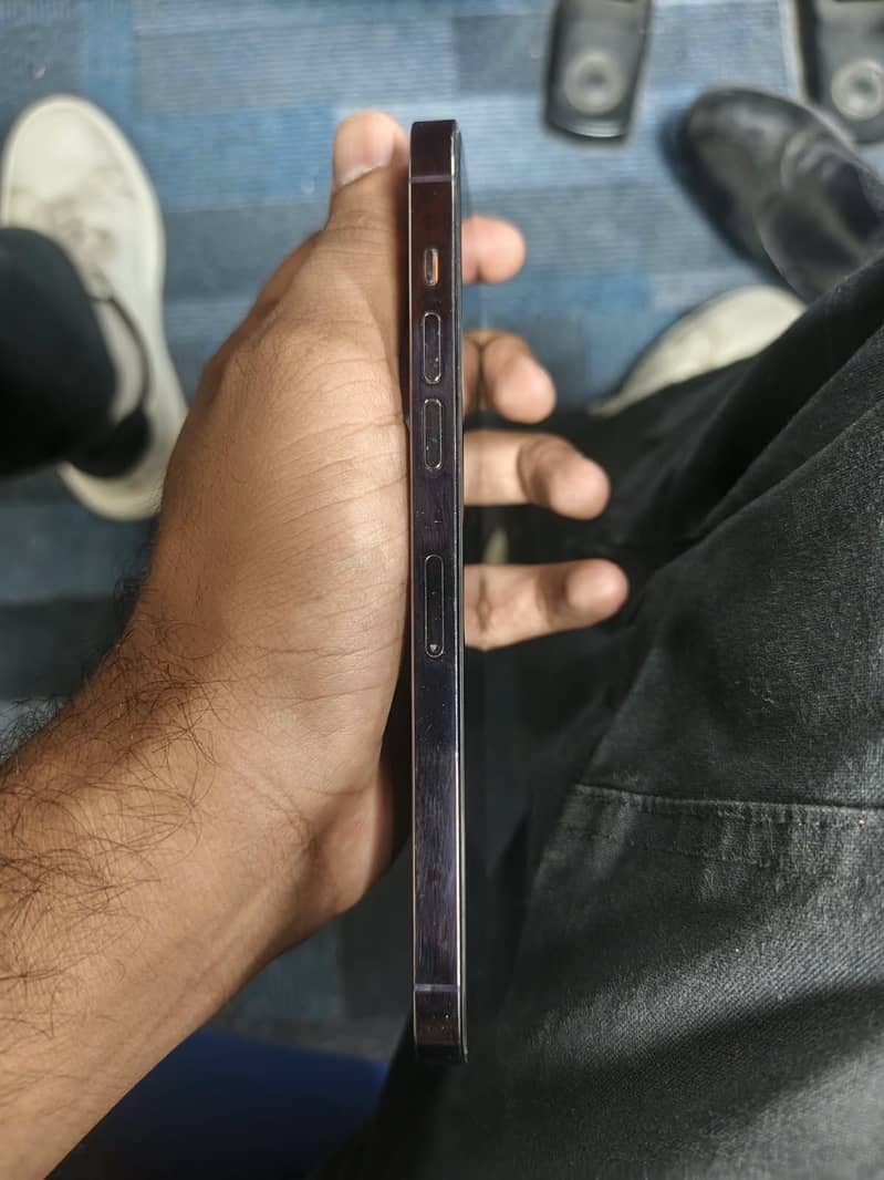 Apple iPhone 14 Pro Max 6