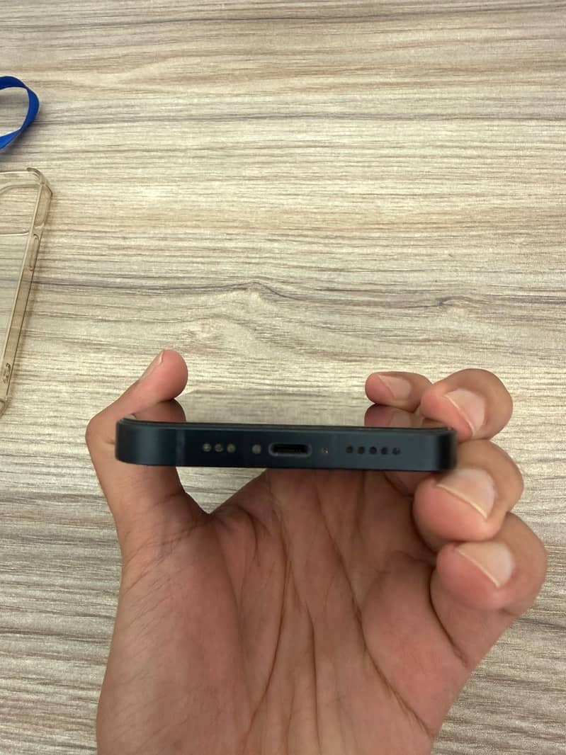 Apple iPhone 14 3