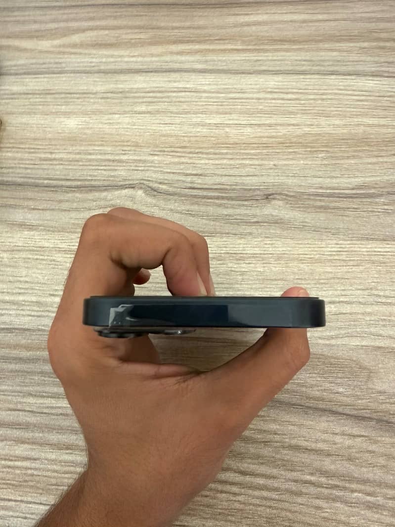 Apple iPhone 14 4