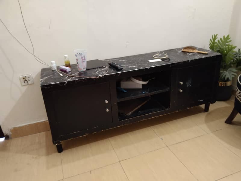 LCD table 0