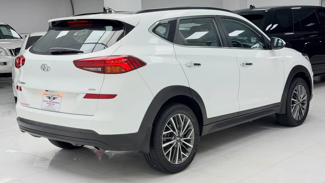 Tucson AWD 2