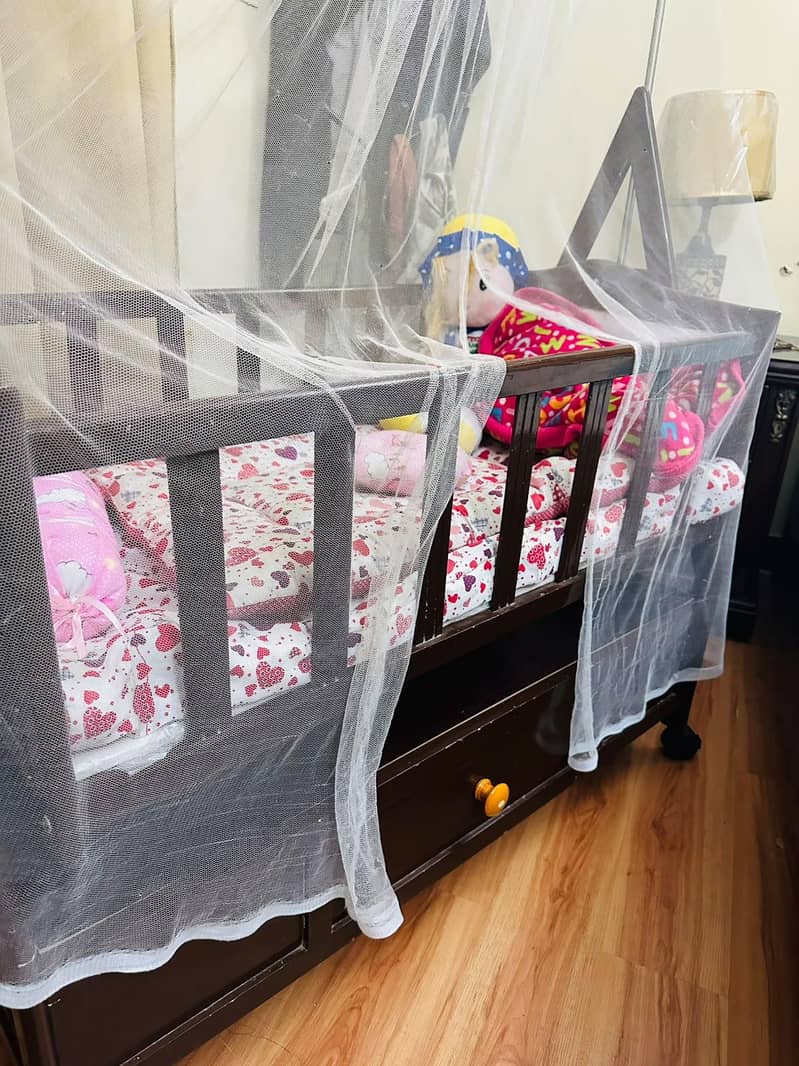Baby cot 2