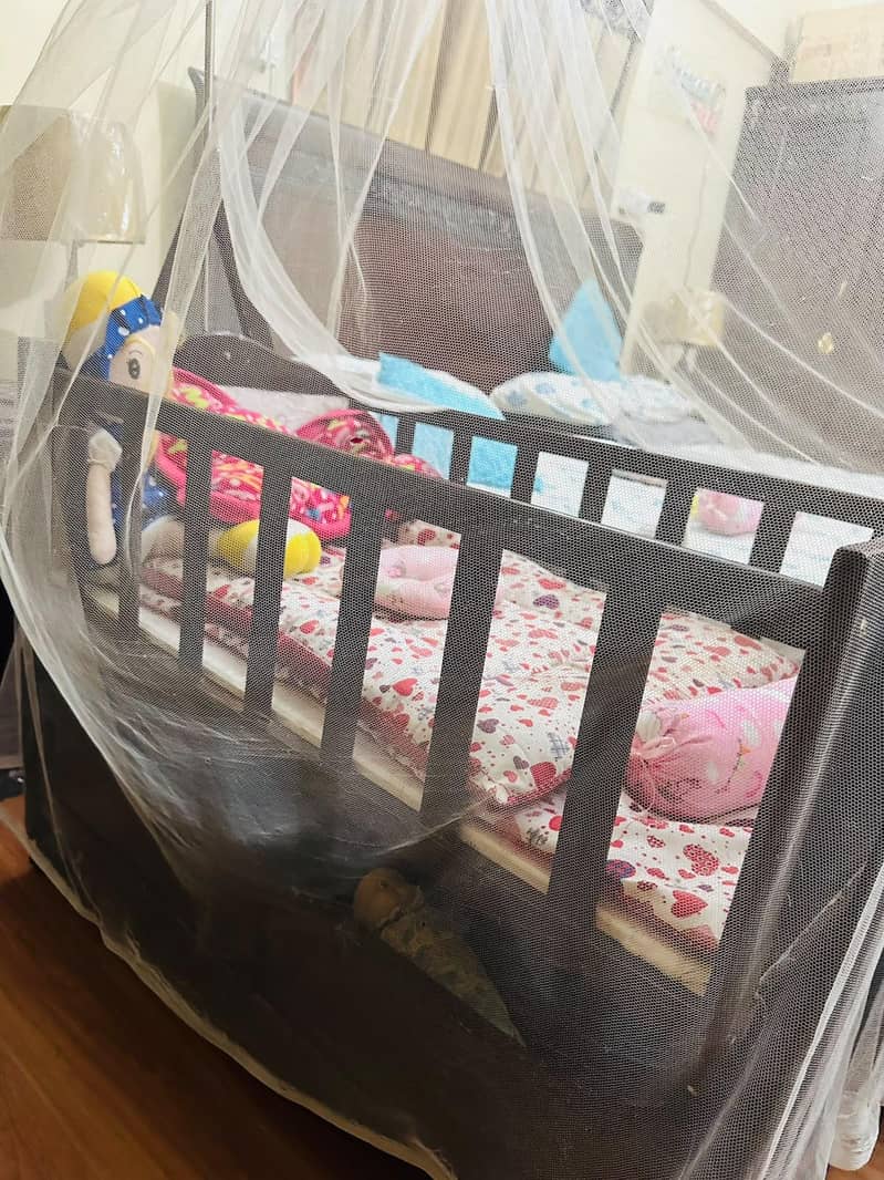 Baby cot 3