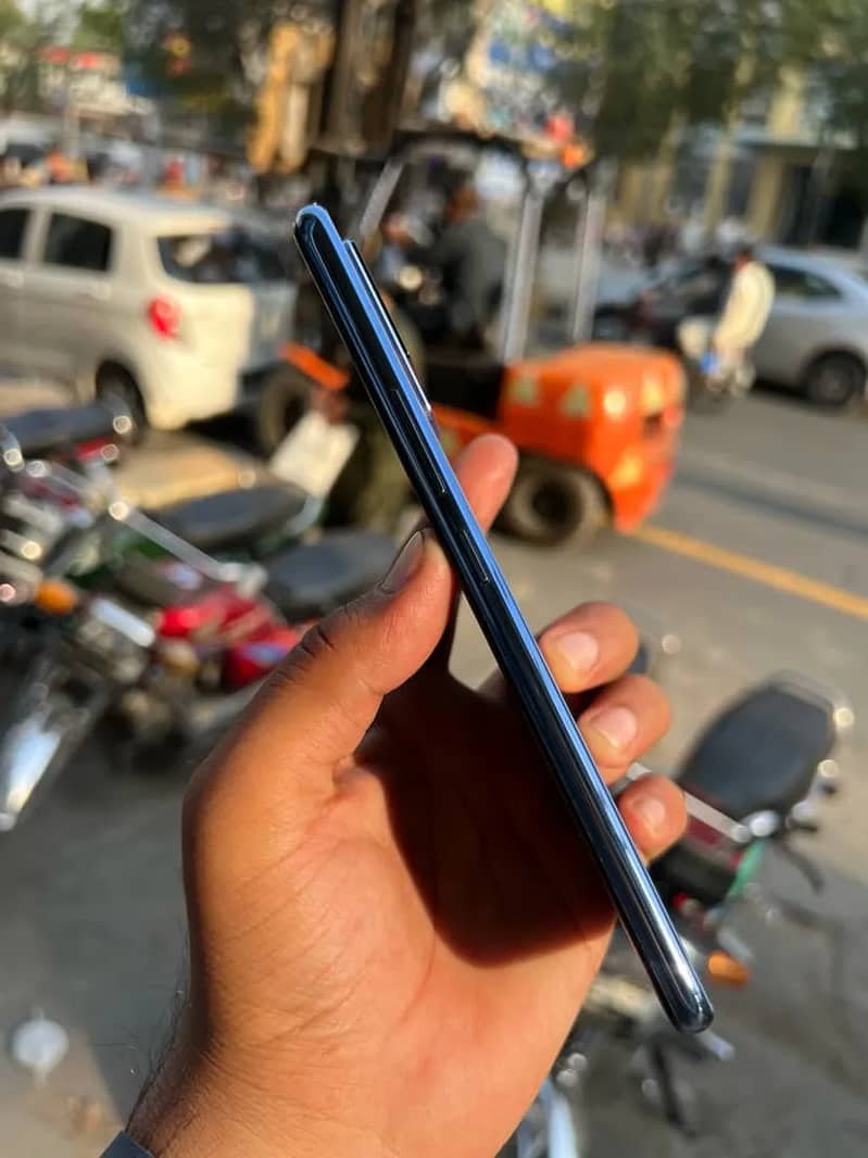 Vivo V21e 4