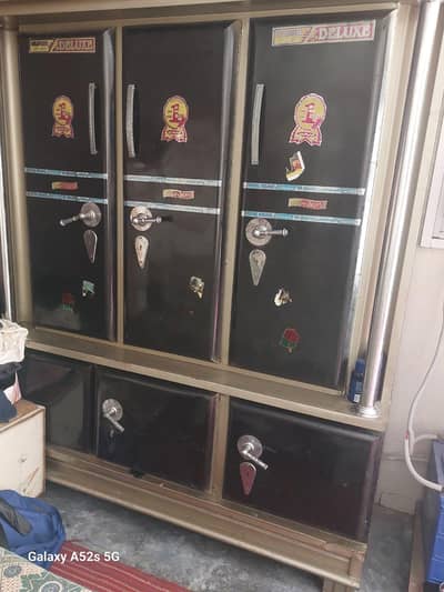 wardrobe used for 4 years