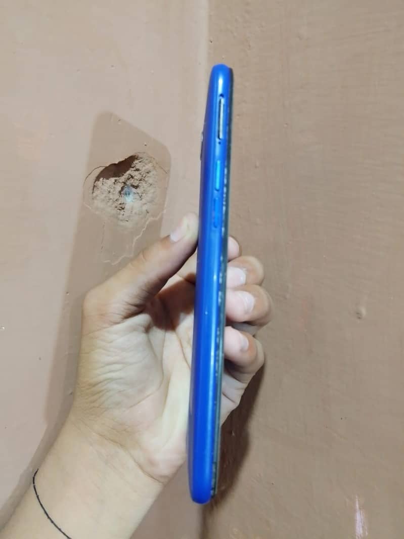 Realme C2 4