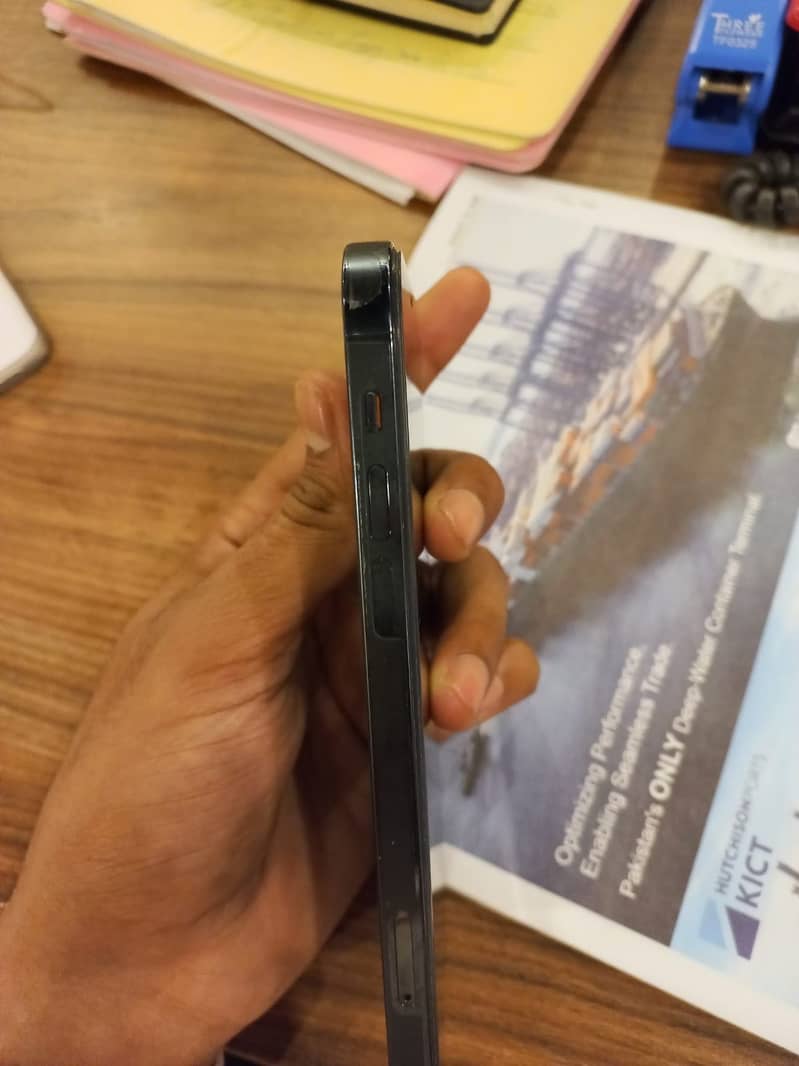 Apple iPhone 12 Pro 2
