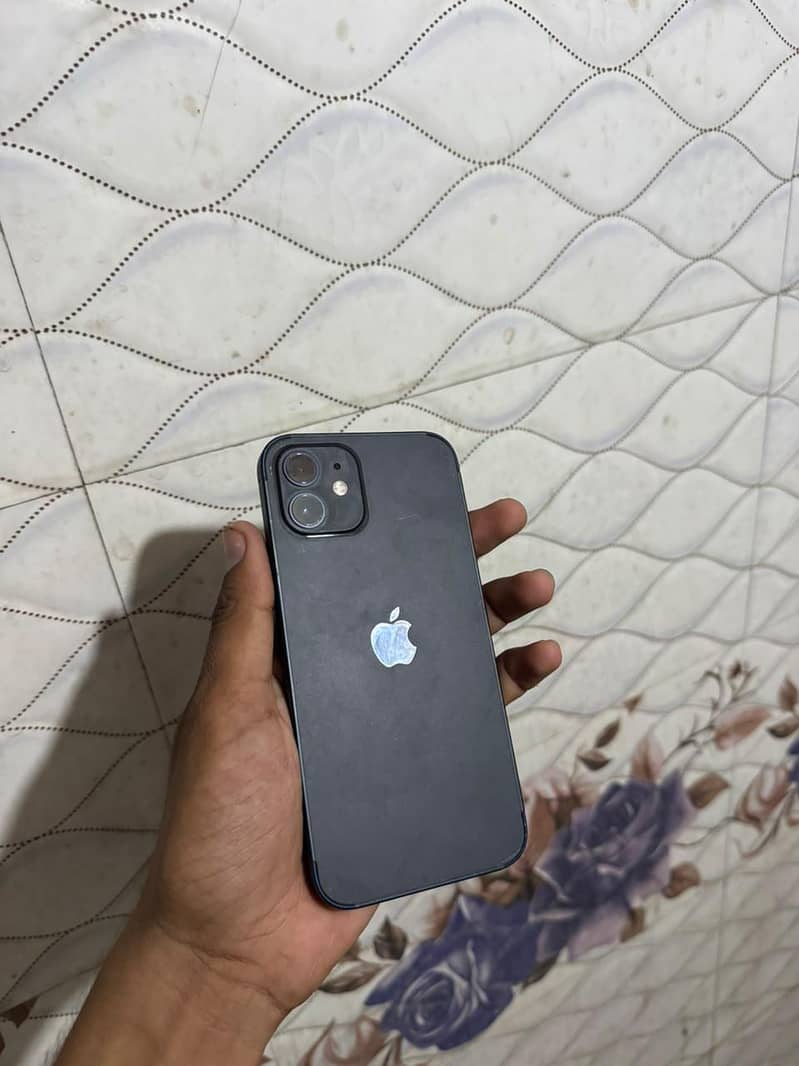 Apple iPhone 12 3
