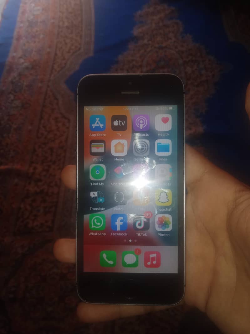 Apple iPhone SE 0