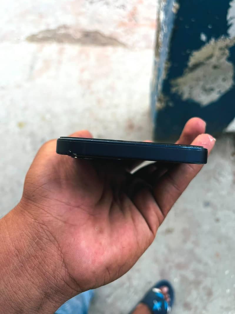 Apple iPhone 12 5