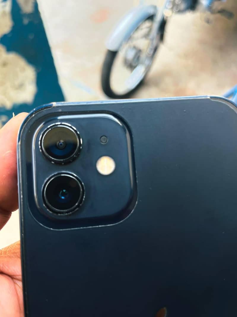 Apple iPhone 12 6