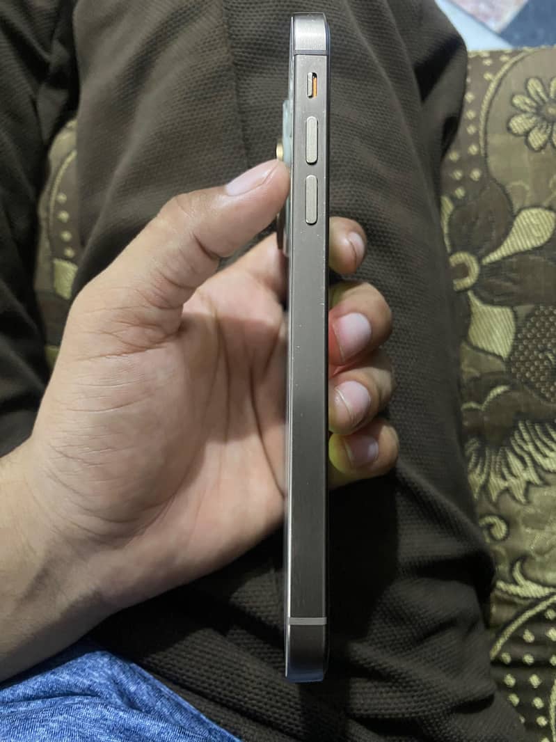 Apple iPhone XR 5