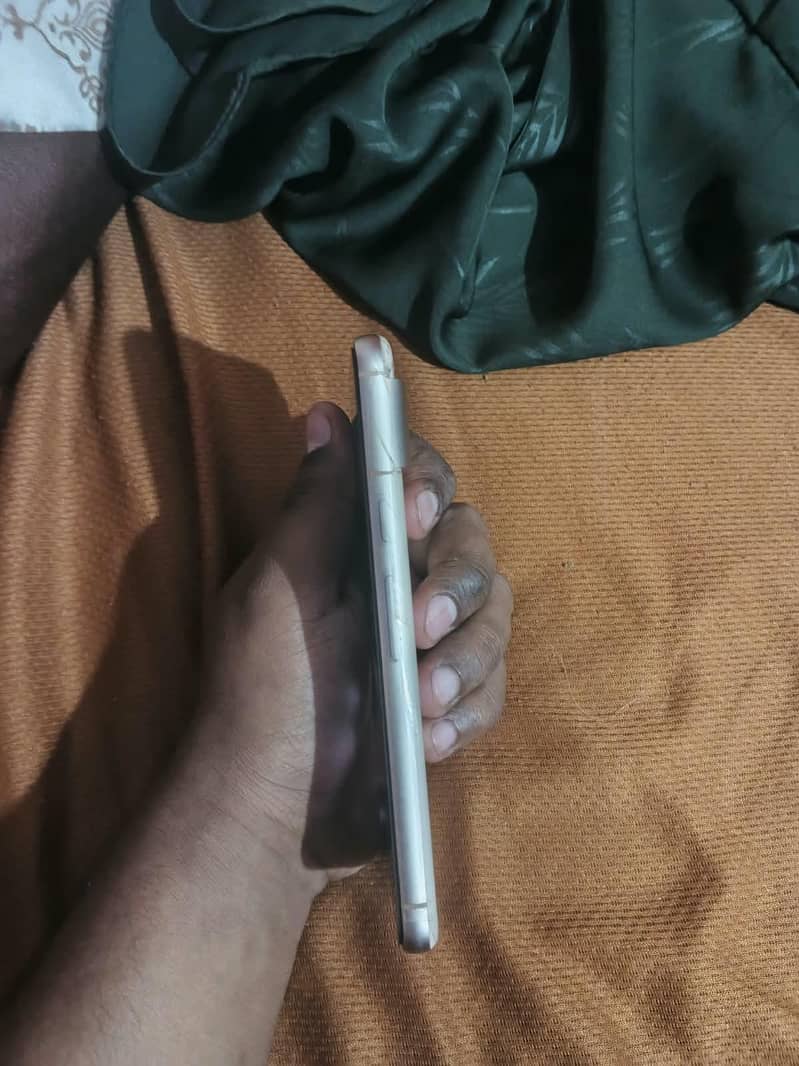 Google Pixel 8 3