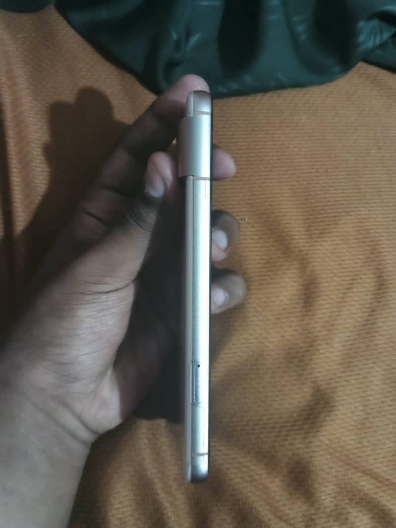 Google Pixel 8 5
