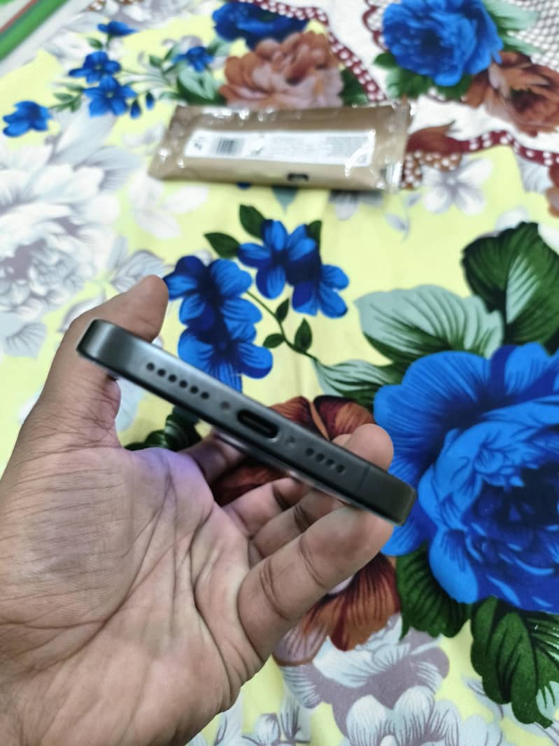 Apple iPhone 15 Pro Max 2