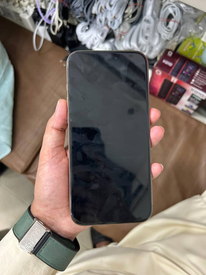 Apple iPhone 16 Pro Max 5