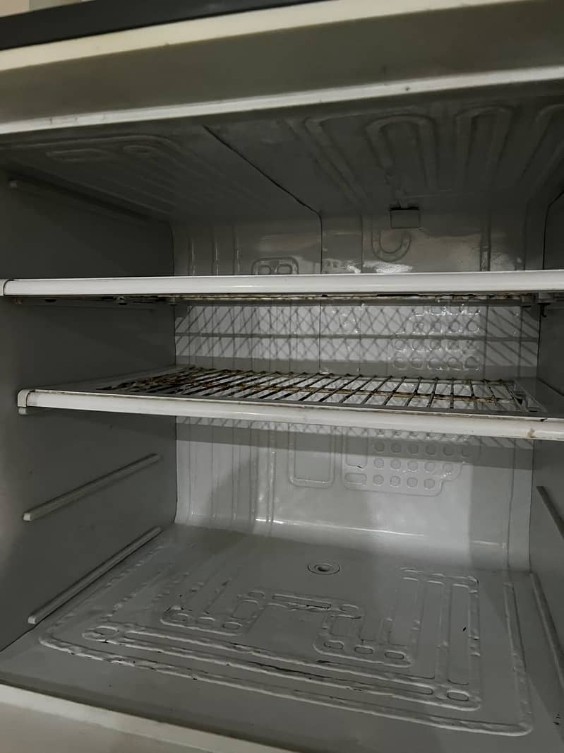 Dawlance refrigerator 1