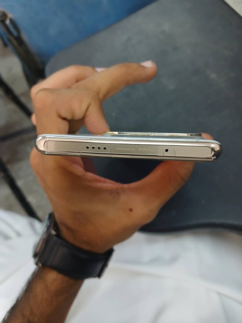 Infinix Zero 30 3