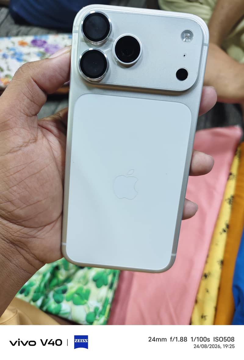 Apple iPhone 17 Pro Max 0