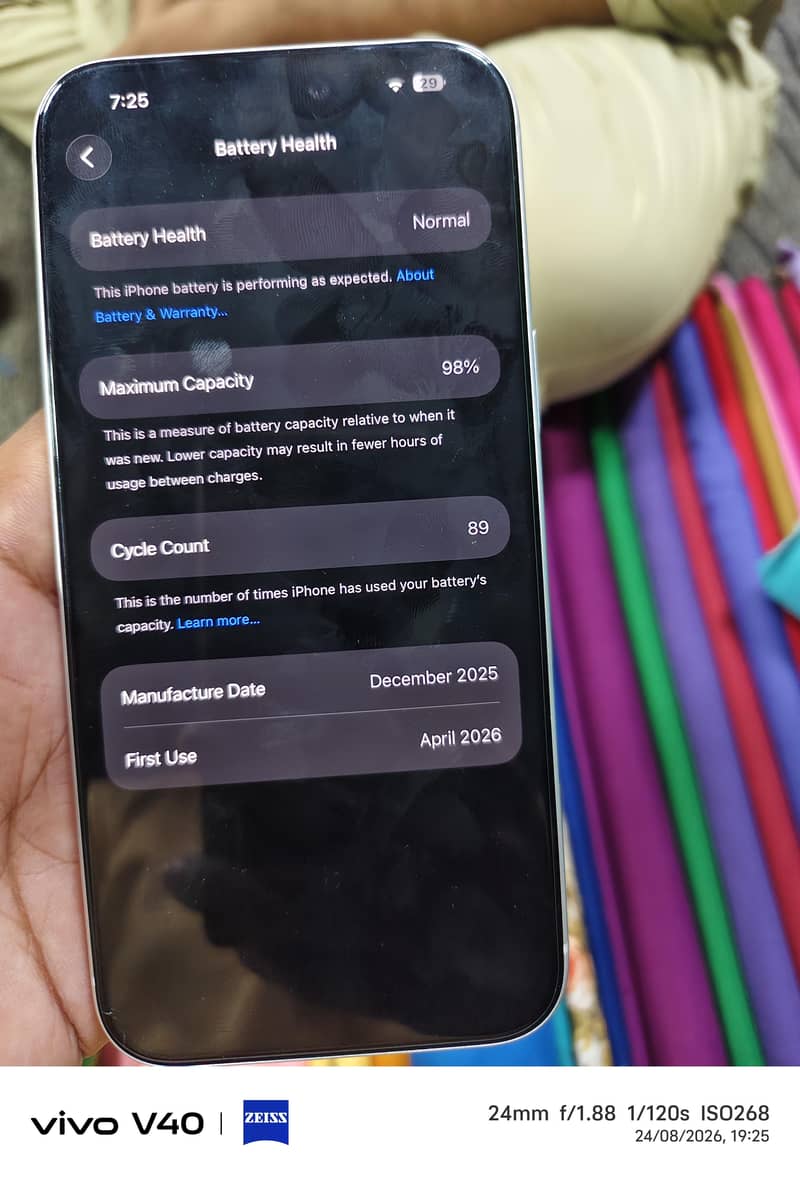 Apple iPhone 17 Pro Max 4