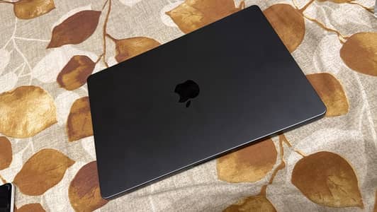 Apple MacBook Pro 14" M4 (16GB RAM / 512GB SSD) – 100% Battery