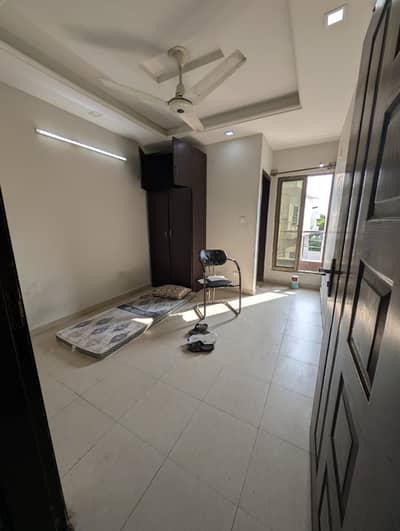2BED UNFURNISHED APARTMENT AVAILABLE MONTHLY FOR RENT IN ISLAMABAD E11 2