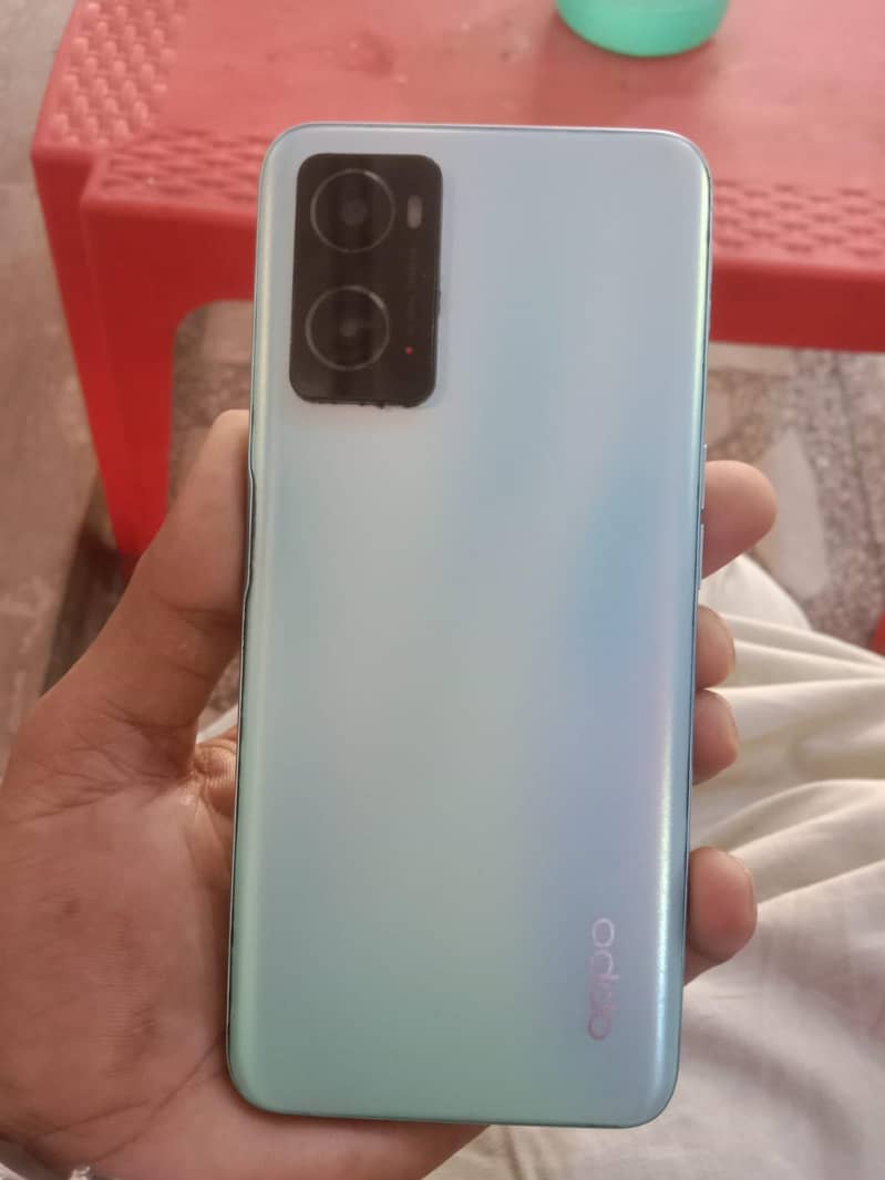 OPPO A76 1