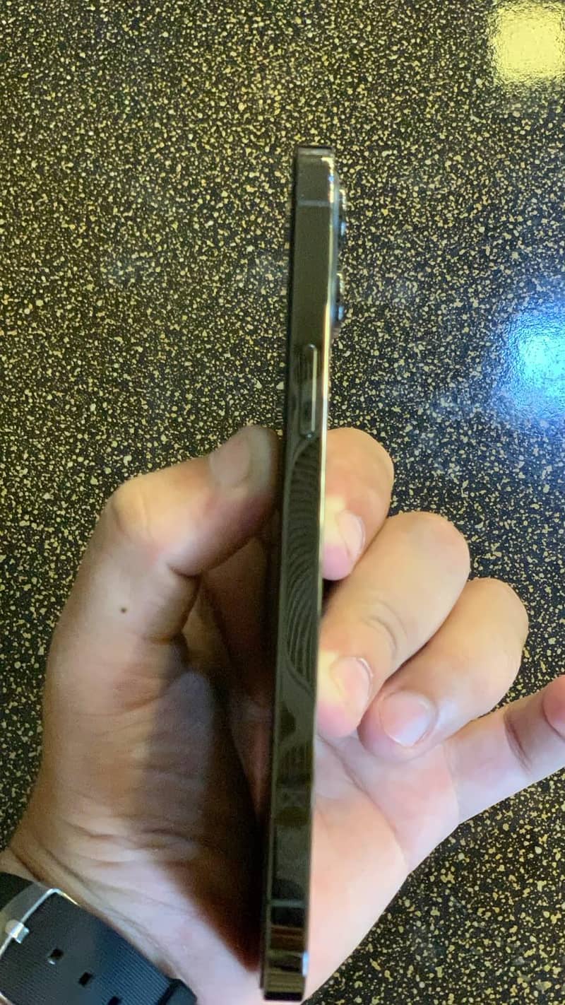Apple iPhone 12 Pro Max 3
