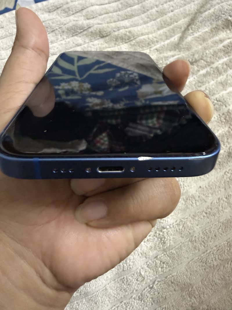 Apple iPhone 13 5