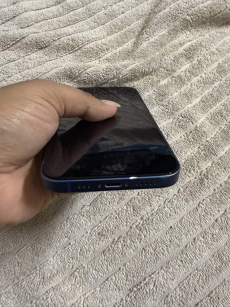 Apple iPhone 13 7