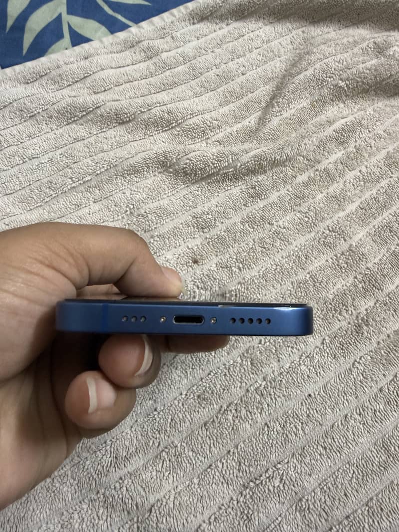 Apple iPhone 13 10