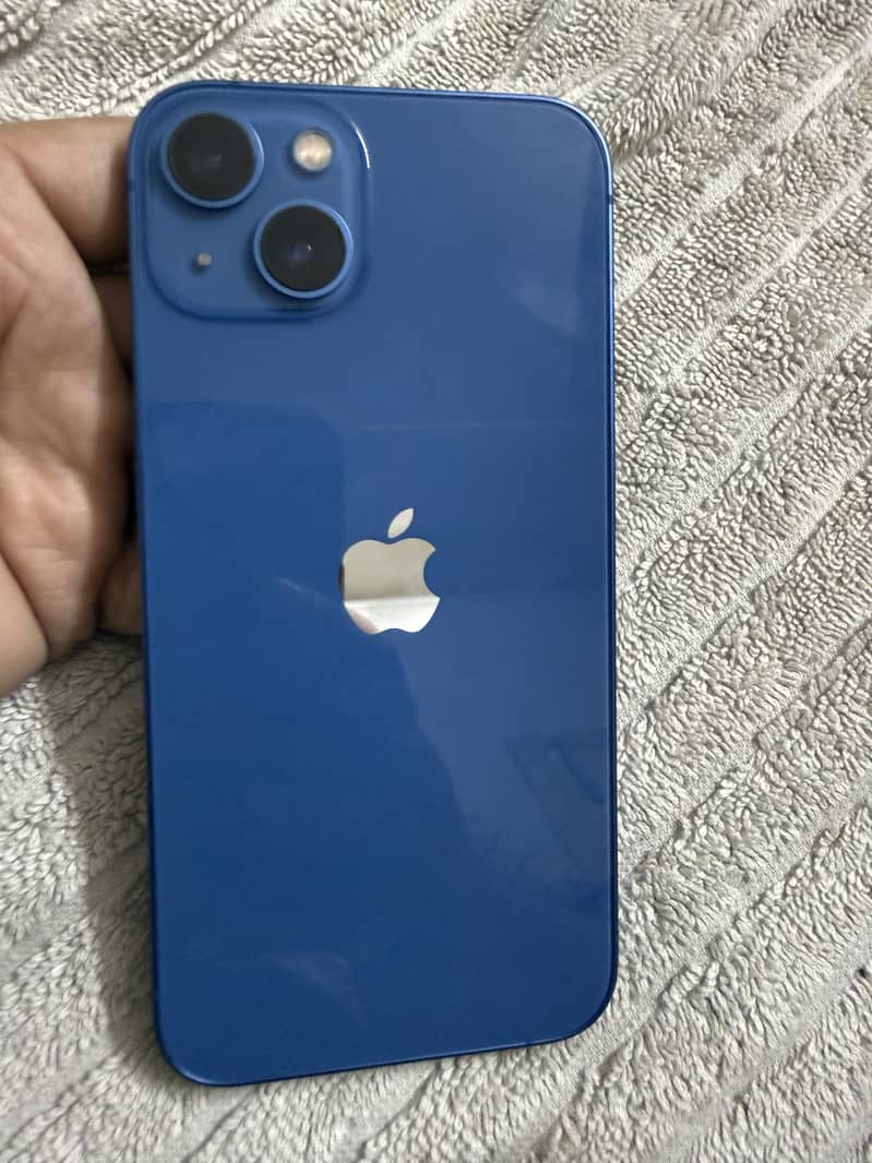 Apple iPhone 13 11