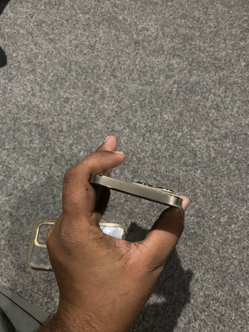 Apple iPhone 13 Pro 0
