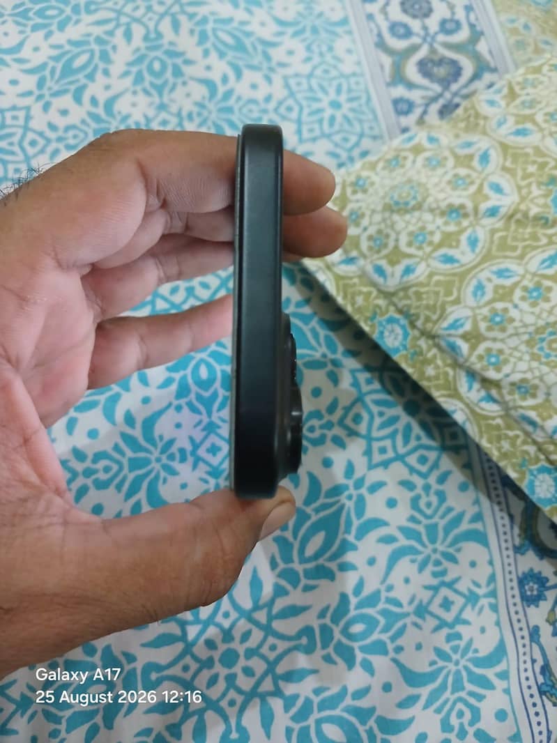Apple iPhone 15 4
