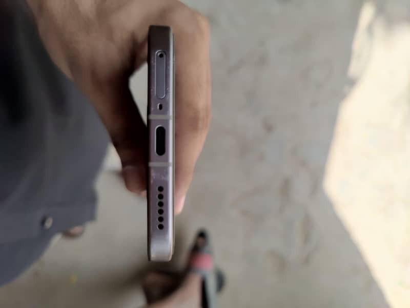 condition 8/10 small dot on screen side 0